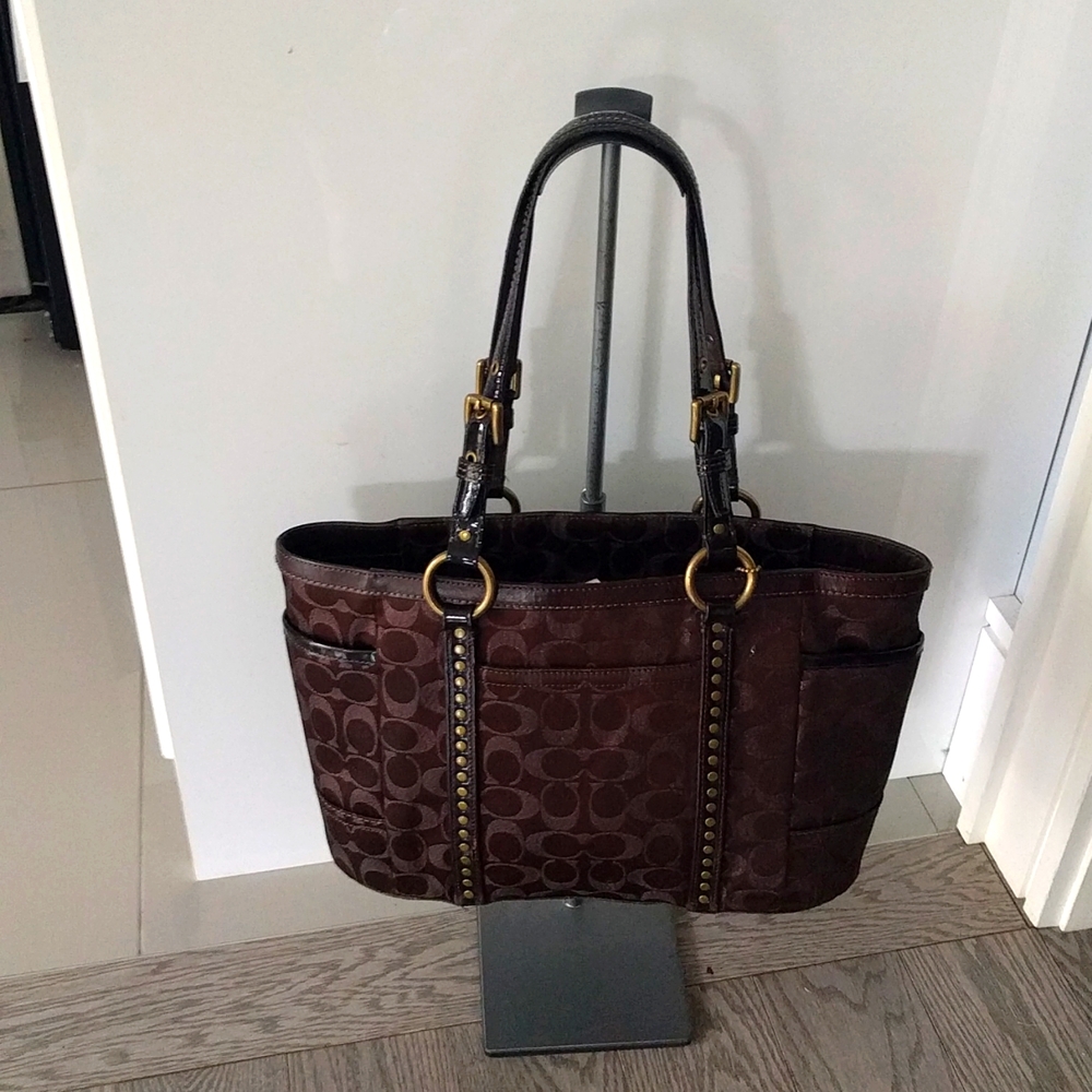 Coach beautiful shoulder bag 🌼🍀🌼